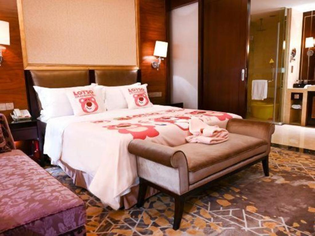Royal Tulip Zhujiajiao 5*